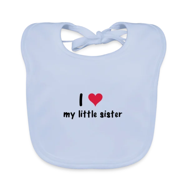 Lichtblauw slabbetje met de tekst 'I ♥ my little sister' in zwarte en rode letters.